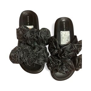 Azalea Wang Black Sandals with Sparkling Accents
